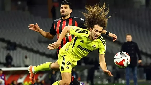 Fenerbahçe'de Saha Dışında Skandal: Futbolcular ve Ailelerine Dijital Saldırı!