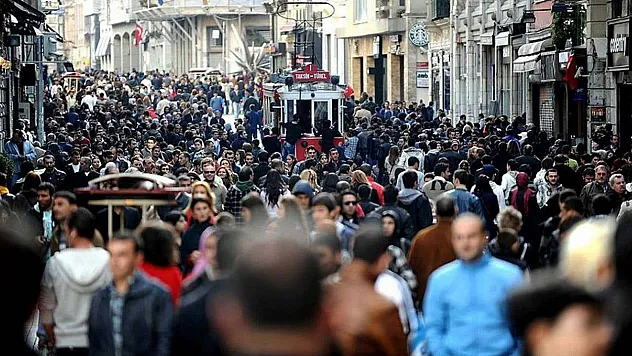 Gençler Dışarı Çıkamıyor: Bir Ayda 4 Bin TL'lik Hayat Mücadelesi