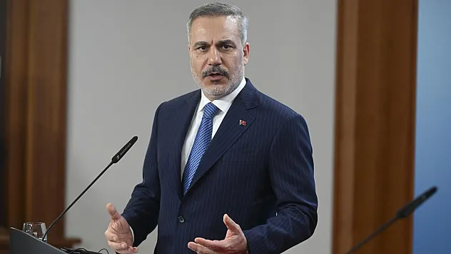 Hakan Fidan'dan Bangladeş'e Kritik Diplomasi Ziyareti