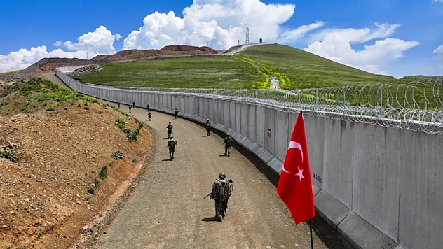 Hakkari Sınırında 2 Bin 152 Metrelik Güvenlik Duvarı