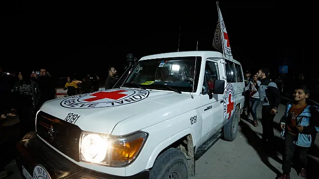 Hamas, 20 İsrailli Esiri Kızılhaç'a Teslim Etti