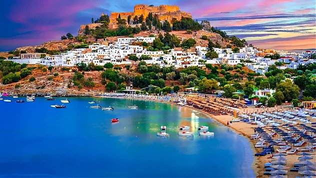 Hayal Edilen Tatil Gerçek Olmuyor: Her 10 Kişiden 7'si Uygun Fiyat Bulamıyor