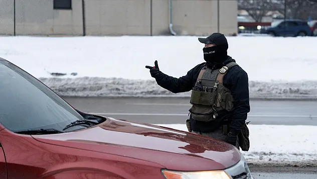 ICE Baskınları Bitti: Binlerce Gözaltı, İki Ölüm