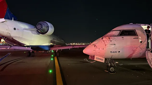 İki Yolcu Uçağı Çarpıştı!