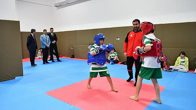 İkizce'de Recep Tayyip Erdoğan İlkokulu Spor Salonu Yenilendi!