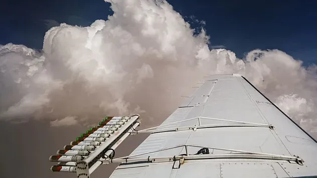 İran Kuraklıkla Mücadelede Vites Yükseltti: Dev Deniz Suyu Projesi ve Bulut Tohumlayan İHA Üretimi Başladı