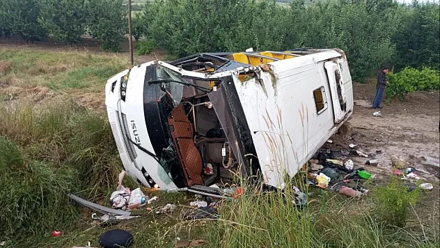 Isparta'da Tur Otobüsü Devrildi! Çok Sayıda Ölü ve Yaralı Var