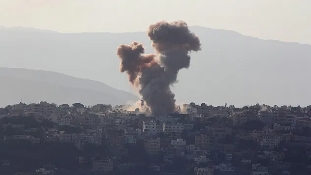 İsrail Savaş Uçakları Lübnan'ın Güneyini Yine Bombaladı