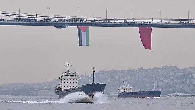 İstanbul Boğazı Filistin Bayraklarıyla Renklendi: Üç Köprüde Anlamlı Destek