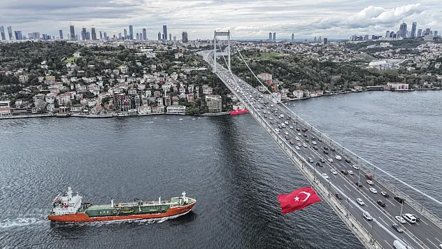 İstanbul Boğazı'nda Dev Trafik!  İlk Altı Ayın Deniz Ticareti Bilançosu Netleşti