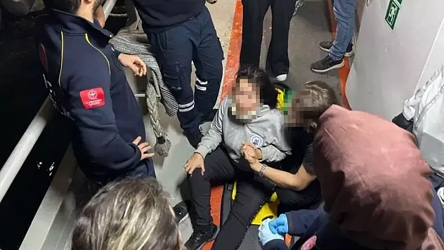 İstanbul Boğazı'nda Korkutan Çarpışma: Beşiktaş - Üsküdar Motoru Yük Gemisiyle Çarpıştı