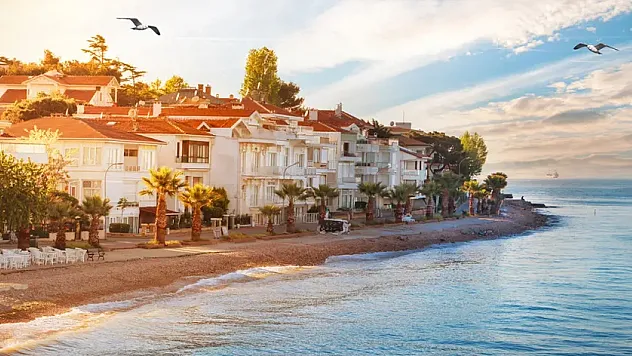 İstanbul'da Deniz Sezonu Resmen Açıldı! İşte Suyu En Temiz 95 Güvenli Nokta!