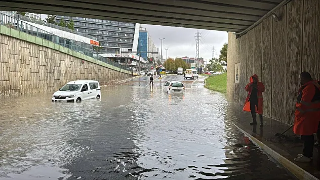 İstanbul'u Vuran Sağanakta Can Kaybı Artıyor!