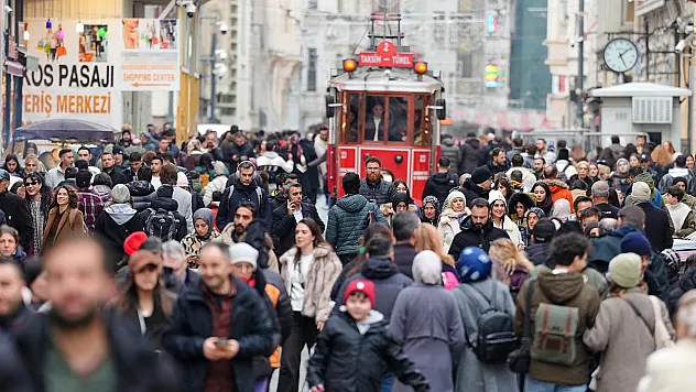 İstiklal'den Tarihi Rekor: 107 Milyon Ziyaretçiyle Tüm Zamanların Zirvesinde