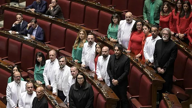 İtalya Parlamentosu'nda 'Filistin' Protestosu