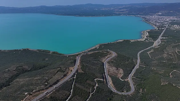 İznik Gölü'nün Rengi Değişti!