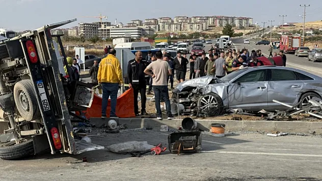 Kahramanmaraş'ta Konvoy Kazası! 1 Kişi Hayatını Kaybetti