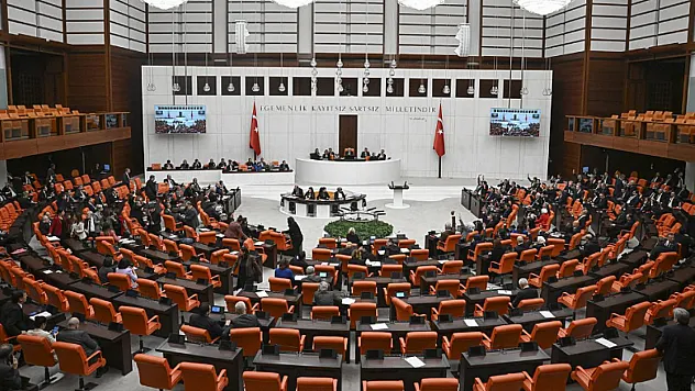 Kampüslere Dönüş Kapısını Açan Teklif Meclis Yolunda!