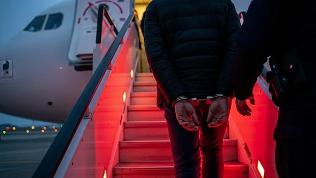 Kırmızı Bültenle Aranan 54 Şüpheli Türkiye'ye Getirildi!