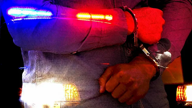 Kırmızı Bültenle Aranıyordu! 10 Yıl 10 Ay Hapis Cezası Bulunan Firari Yakalandı