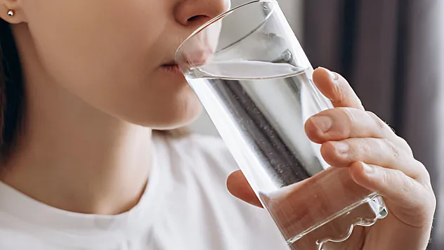 Kış Aylarında Bağışıklığı Güçlendirmenin Anahtarı: Her Gün En Az 2 Litre Su İçin!
