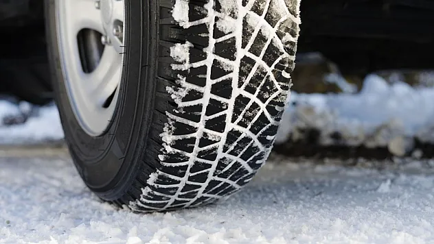 Kışın Lastik Hava Basıncını Düşürmeyin: Uzmanlardan Hayati Uyarı