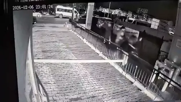 Küçükçekmece'de İnanılmaz Olay: Polis Memuru ve Eşine Sokak Ortasında Meydan Dayağı