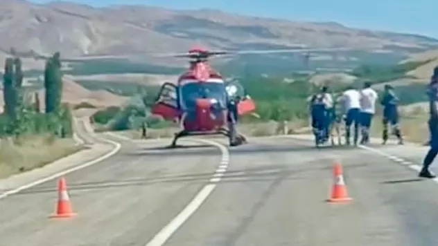 Kuluncak'ta Helikopter Ambulans Karayoluna İndi