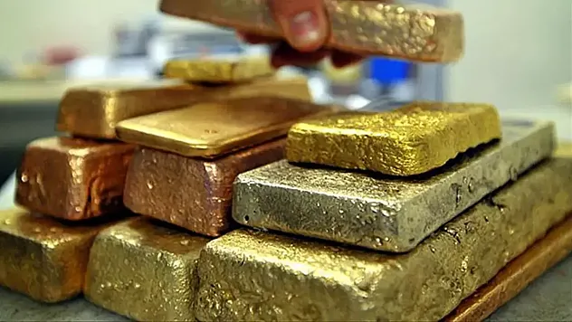 Küresel Piyasalarda Ticaret Savaşları Rüzgarı Eserken Altın Rekora Koşuyor