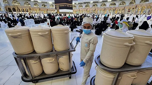 Kutsal Toprakların Mucizevi Mirası Zemzem Suyunun Hikayesi ve İçilme Adabı