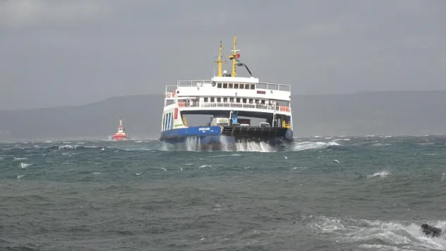 Kuzey Ege'de Fırtına Alarmı! Feribot Seferleri İptal