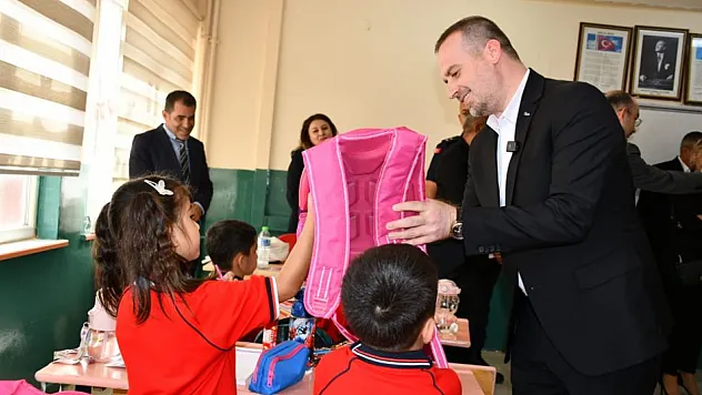 MAGİNDER'den 3 bin öğrenciye kırtasiye seti