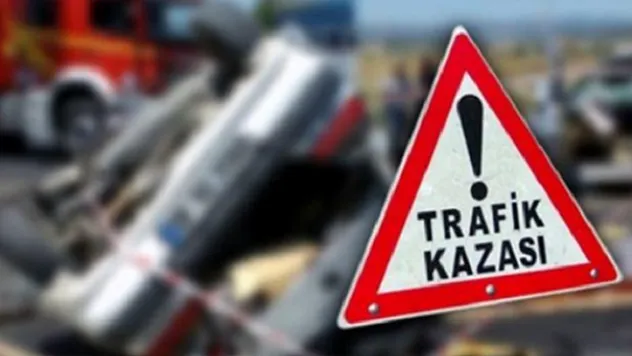 Malatya-Adıyaman Yolunda Hafif Ticari Araç ile Otomobil Çarpıştı!