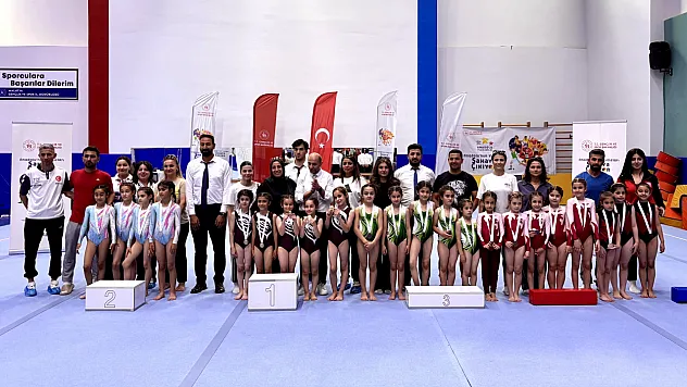 Malatya ANALİG'de Zirveyi Bırakmadı! Şampiyonlukla Yarı Finale Yükseldi