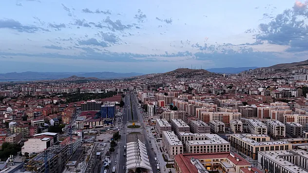 Malatya Bakırcılar Çarşısı'nda Yeni Başlangıç! Esnaf İş Yerlerine Dönüyor