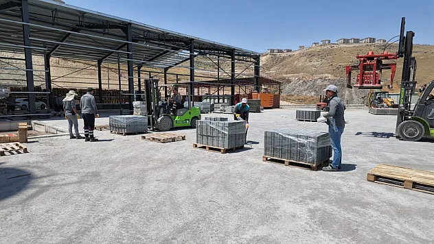 Malatya Battalgazi'de Kilit Taşı ve Bordür Üretiminde Yeni Dönem!