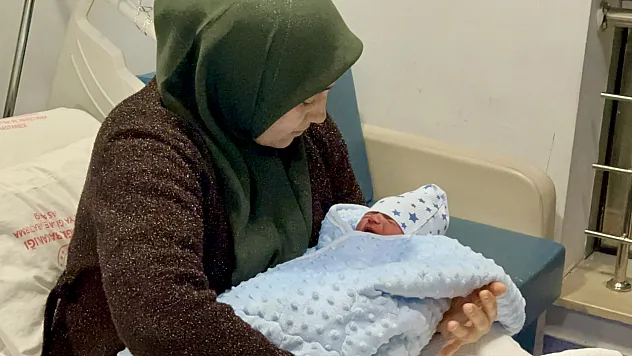 Malatya'da 2026'nın İlk Bebeklerinden Biri Dünyaya Geldi