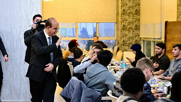 Malatya'da 36 Ülkeden Gelen Gençler Aynı Sofrada İftar Yaptı!