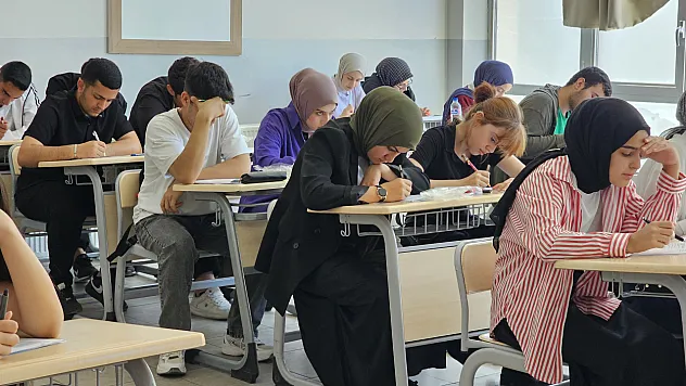 Malatya'da 507 Öğrenci YKS'ye Ücretsiz Kurslarla Hazırlandı!