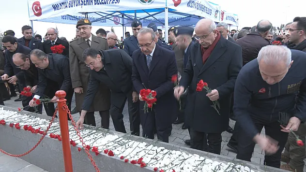 Malatya'da 6 Şubat Hüznü: Deprem Anıtında Duygu Dolu Anlar