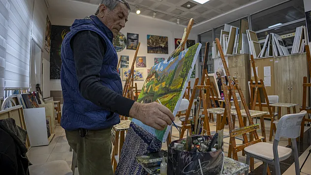 Malatya'da 72 Yaşındaki Adam Resimle Hayata Tutundu