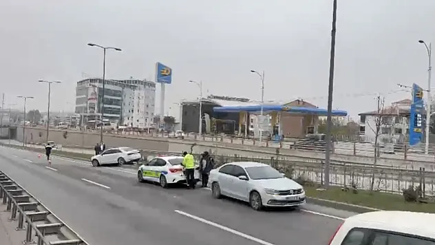 Malatya'da Alt Geçit Çıkışında Kaza! İki Araç Çarpıştı