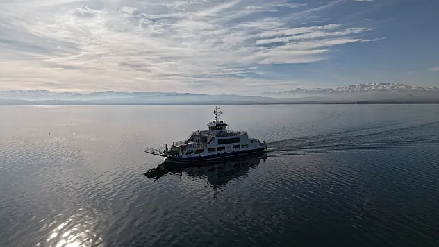 Malatya'da Atabey Feribotu'nda Deprem ve Kayısı Söyleşisi!