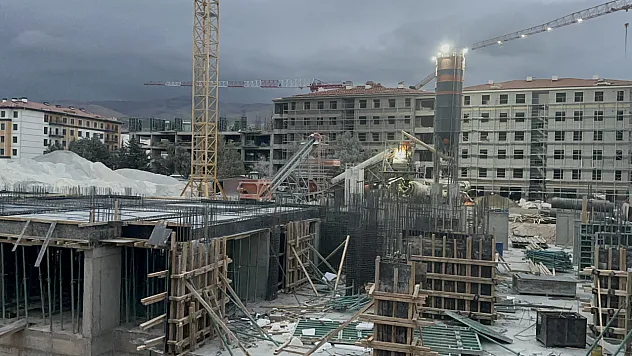 Malatya'da Aynı Gün İki İşçi Yüksekten Düştü