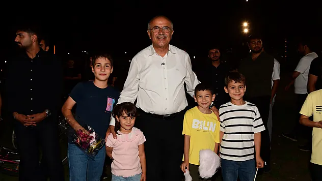 Malatya'da Başkan Sami Er'den Gençlerle Buluşma! Kent Parkı'nda Dikkat Çeken Mesajlar Verdi