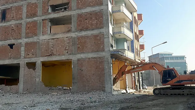 Malatya'da Deprem Enkazı Ekonomiye Kazandırılıyor!