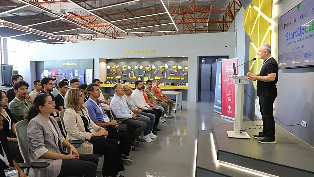 Malatya'da Geleceğin Teknoloji Liderleri Yetişiyor! Yapay Zekâ Atölyesi Kapılarını Açtı