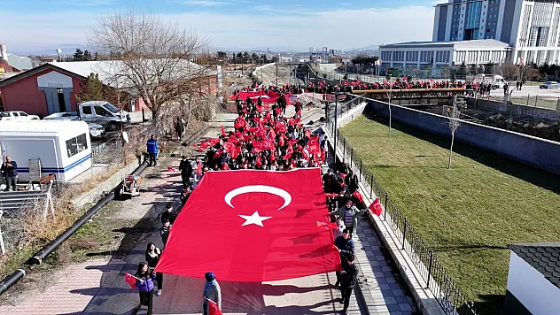 Malatya'da Gençler Bayrak İçin Yürüdü!