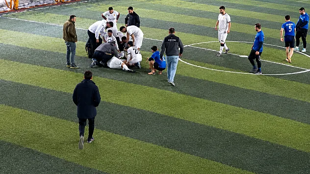Malatya'da Halı Sahada Fenalaşan Sporcu, Hızlı Müdahale ile Kurtarıldı!