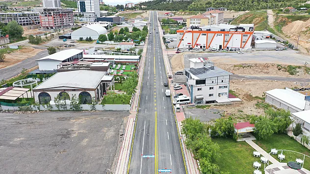 Malatya'da Hanbeyoğlu Caddesinde Yeni Yol ve Kaldırım Çalışması Tamamlandı!